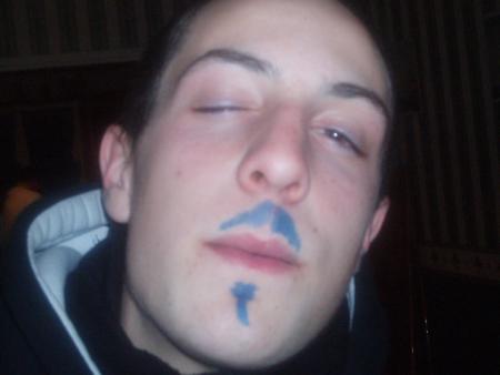 Steven en moustache